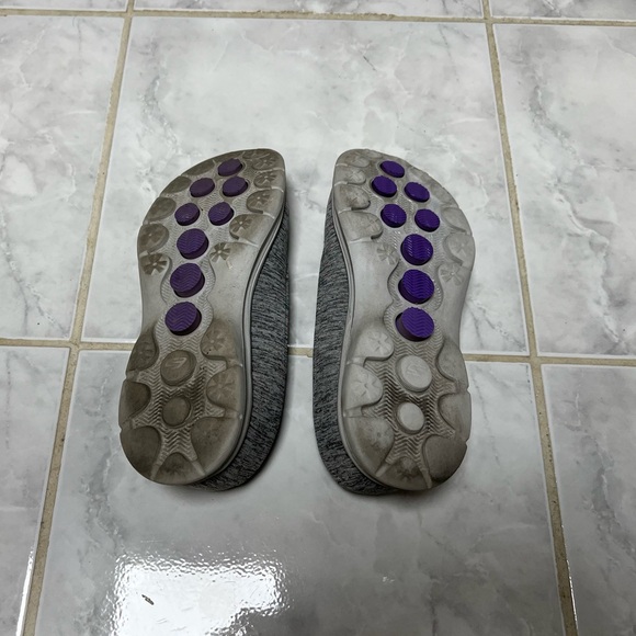 Skechers flats grey size 6 - Picture 4 of 4